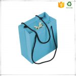 cardboard-clothing-box-with-handle-01