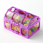 fashion-treasure-chest-style-plastic-bubble-gum-custom-container-01