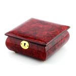 locked-wooden-gift-box-with-acrylic-window-01
