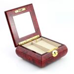 locked-wooden-gift-box-with-acrylic-window-03