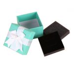 simple-design-green-gift-box-02