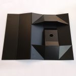 single-wine-glass-box-with-special-paper-for-hard-folding-wine-box-02