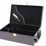 two-bottle-wine-gift-box-with-wine-accessores-02