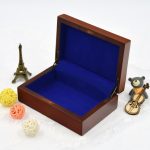 vintage-red-wooden-box-02