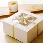wedding-cupcake-favor-boxes-with-square-windows-04