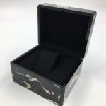 western-style-with-a-little-pillow-wooden-box-for-watch-02