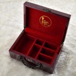 wooden-gift-box-with-antique-handle-03